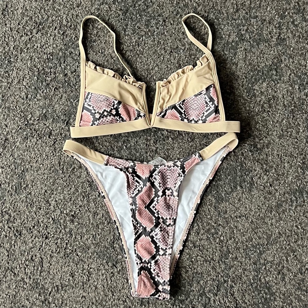 Snake print cheeky bikini set - Picture 2 of 3